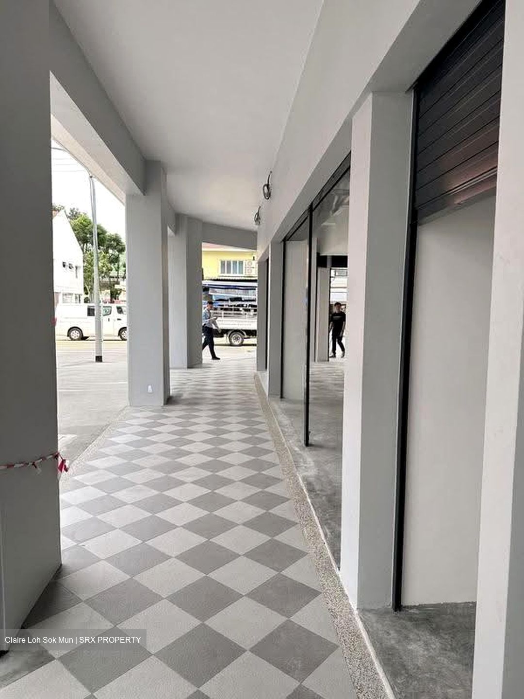 Sims Avenue (D14), Shop House #607310571